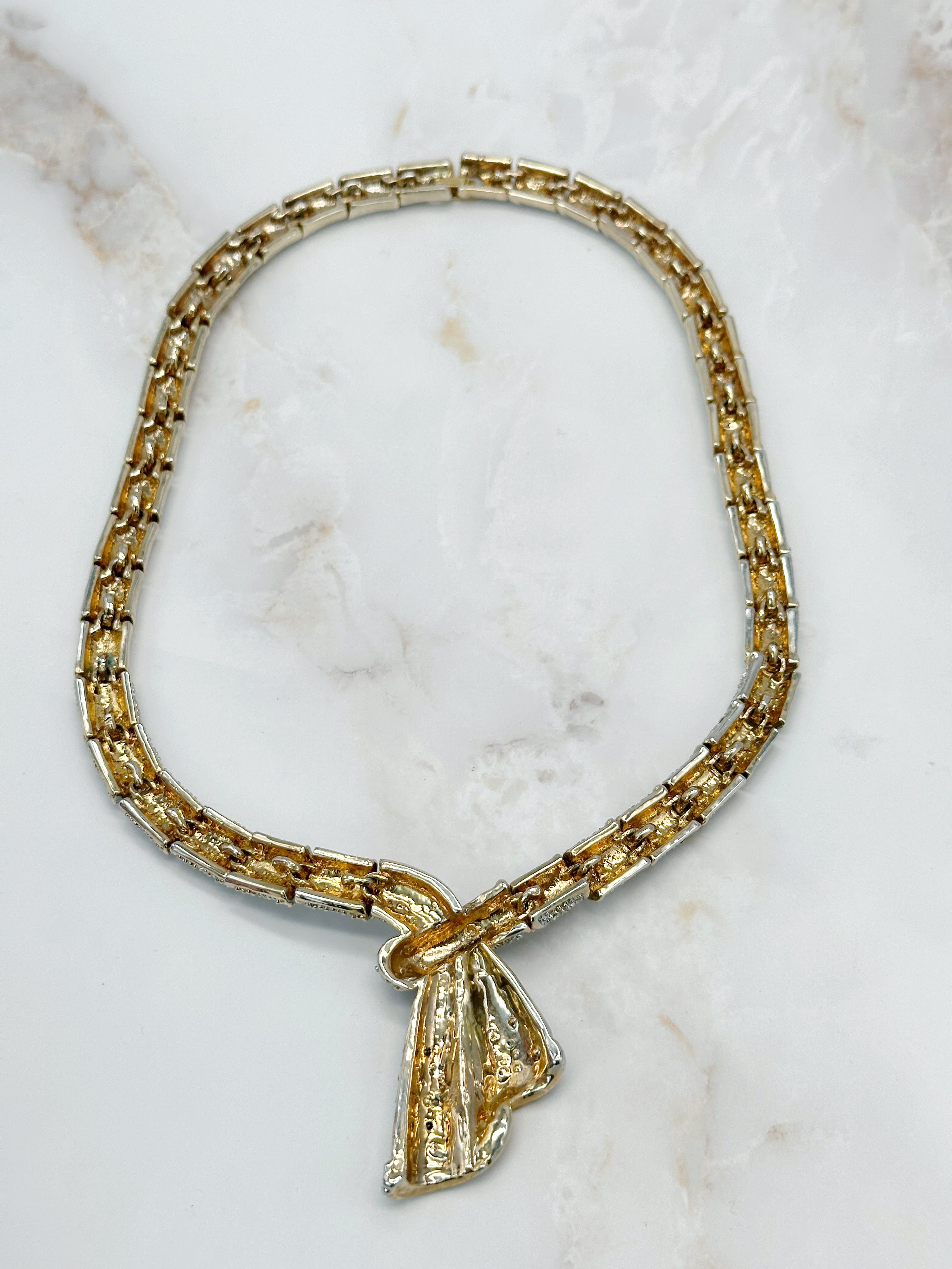Exquisites Vintage Schmuckset mit Collier & Ohrhängen, Strass & vergoldet