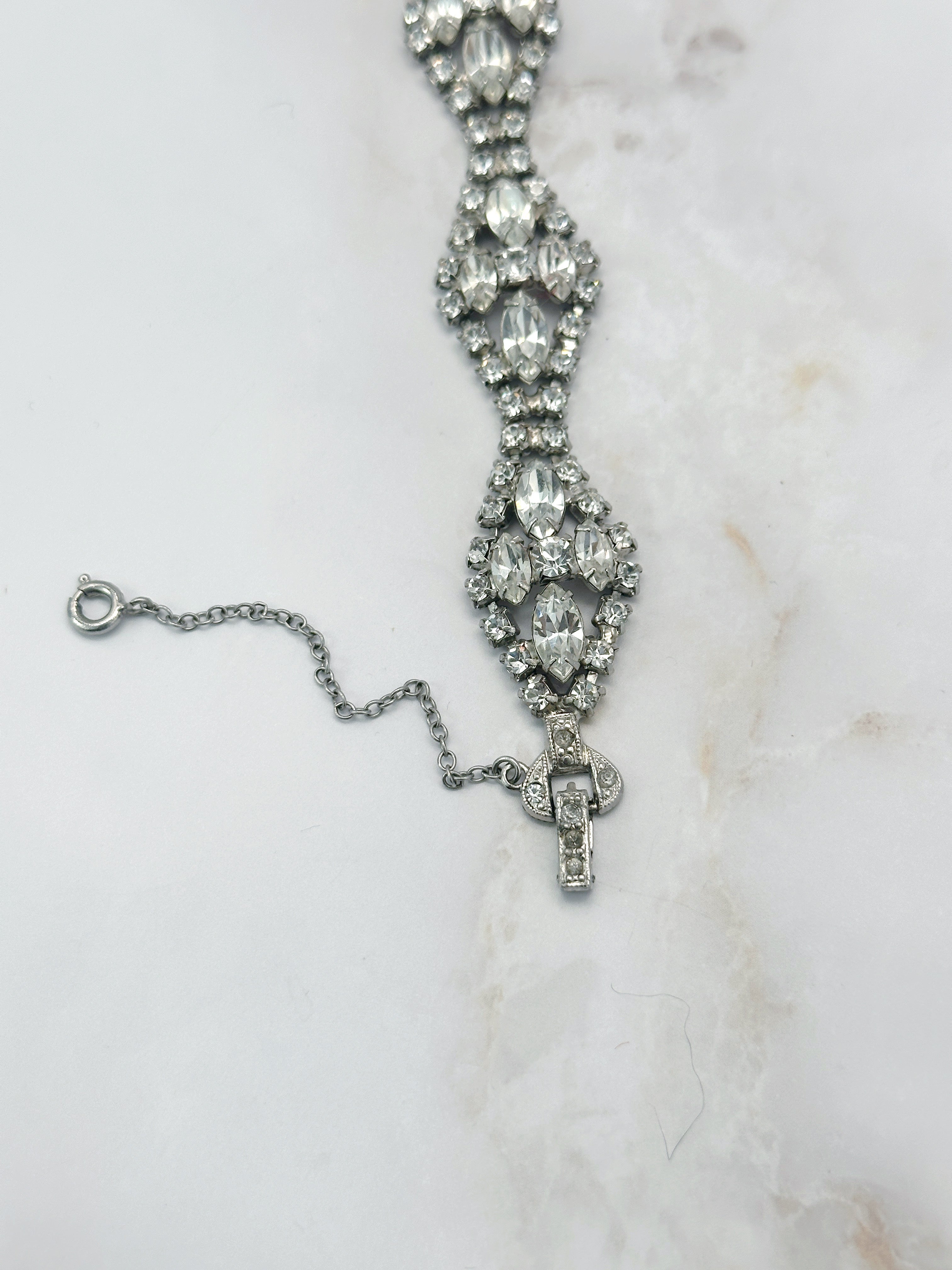 Funkelndes Vintage Strass-Cocktailarmband mit Navette-Schliff