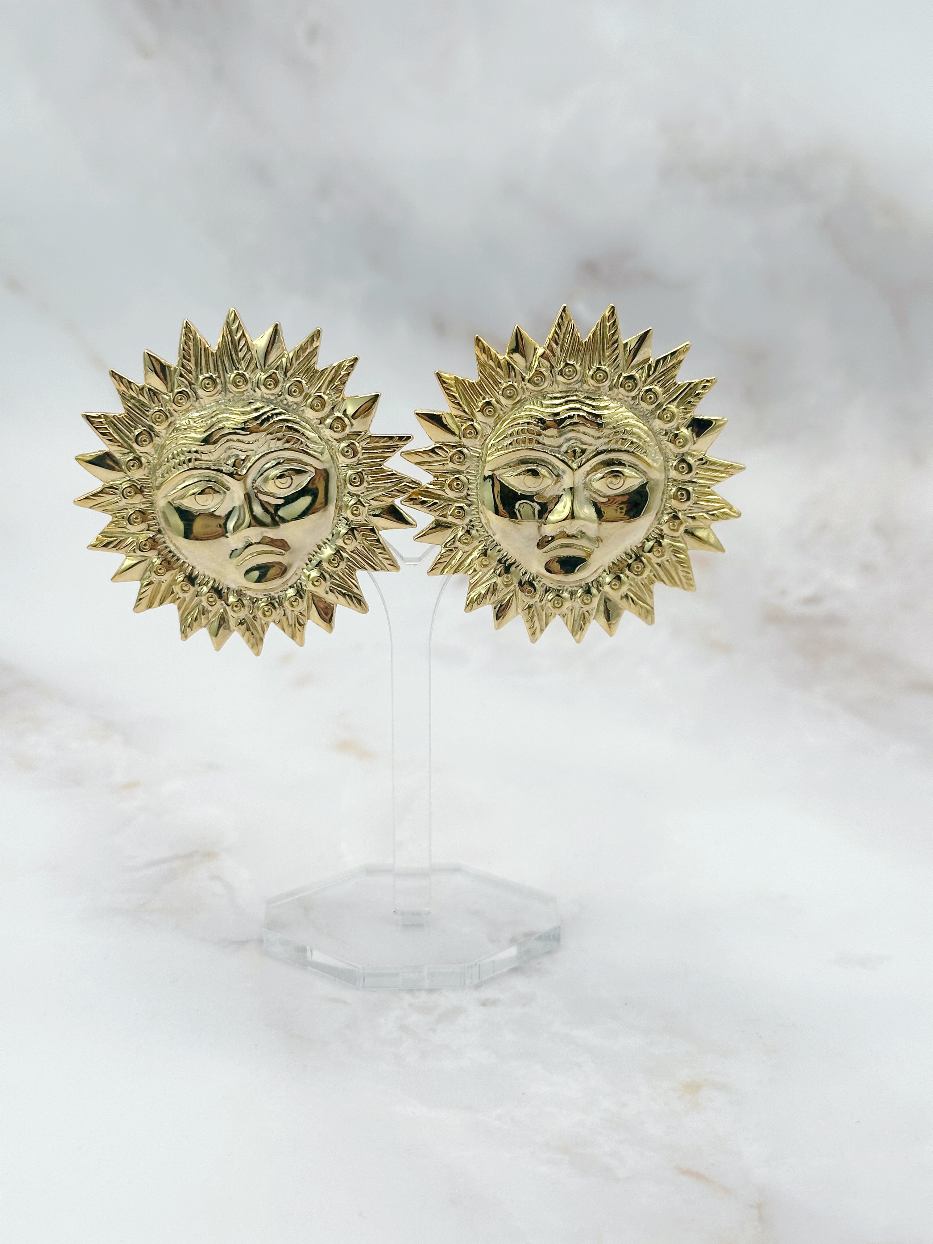 Signierte Vintage Ohrclips von Butler & Wilson im opulenten Sonnen-Design