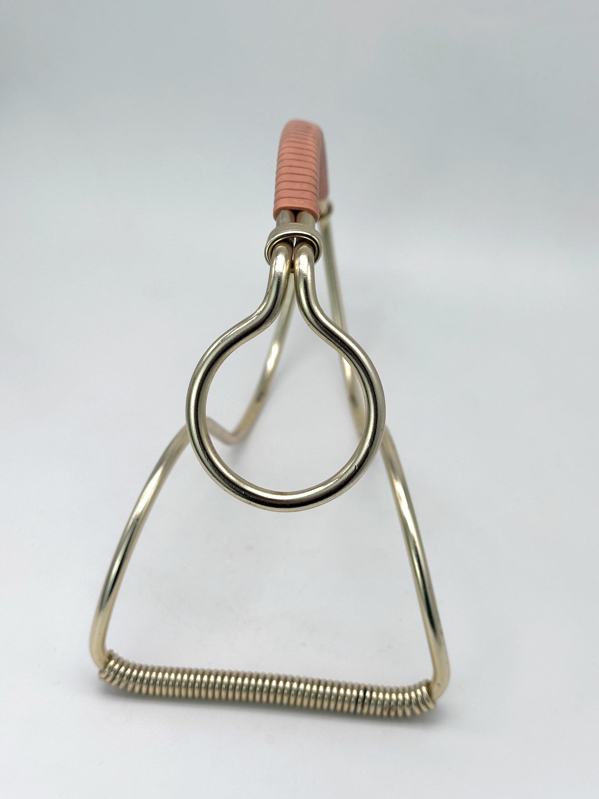 Mid-Century Flaschenhalter / Weinständer aus goldfarbenem Metall um 1950