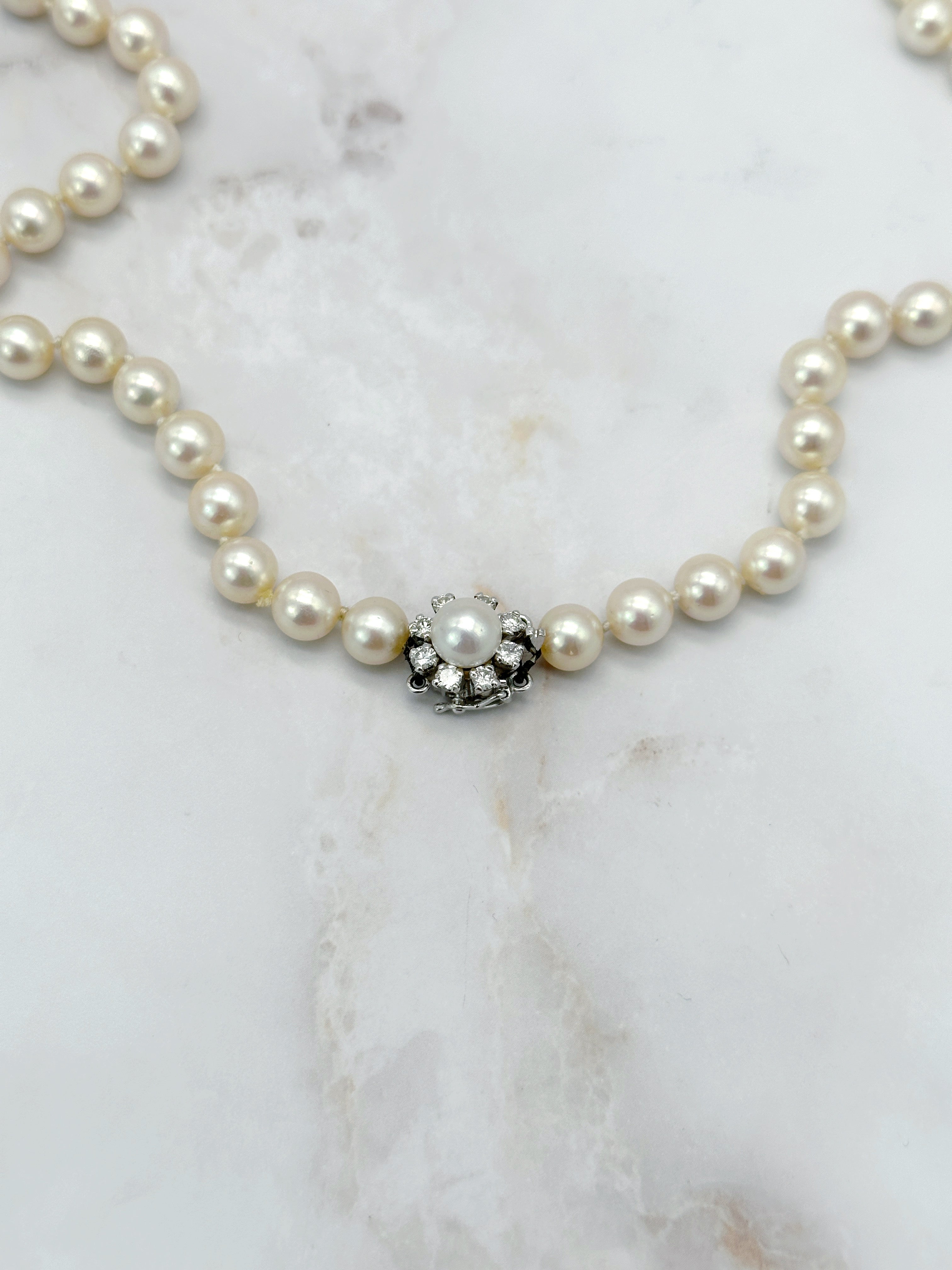 Perlenkette mit Weißgoldverschluss & Diamanten