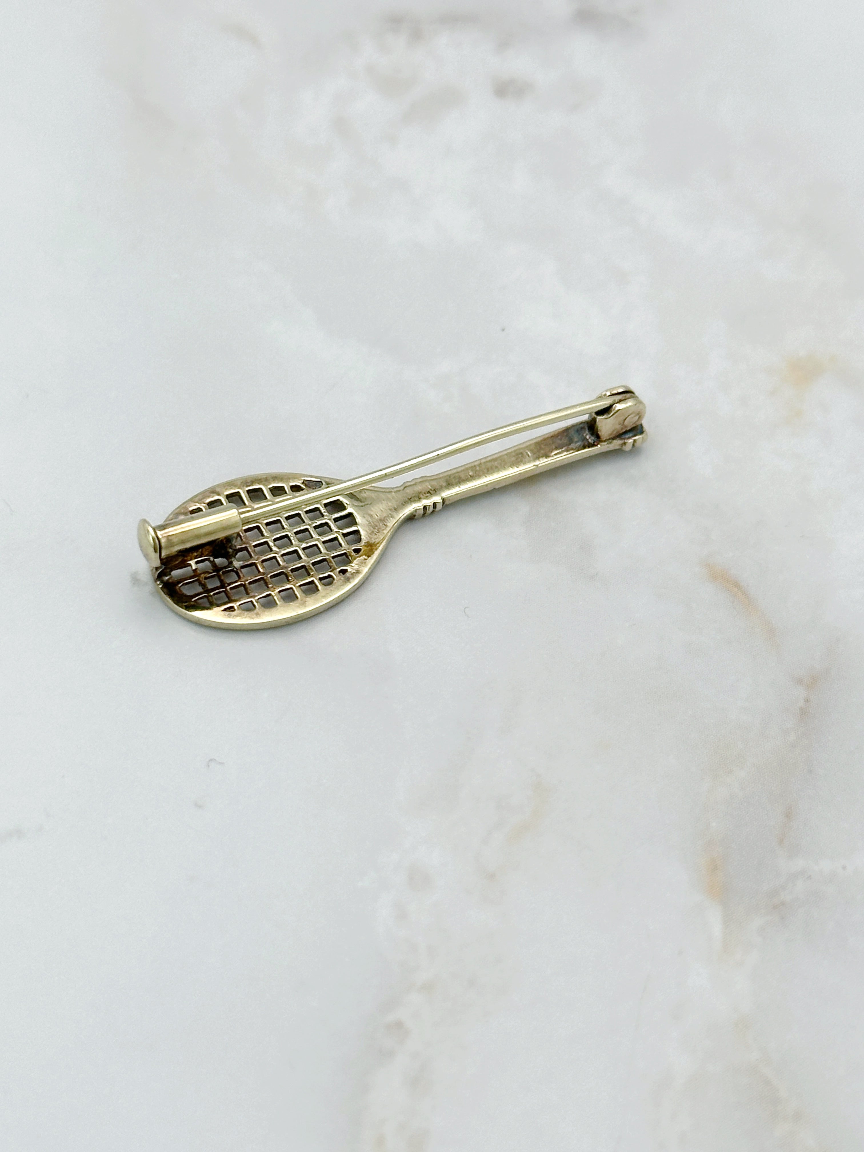 Ausgefallene Tennisschläger Brosche, Gelbgold