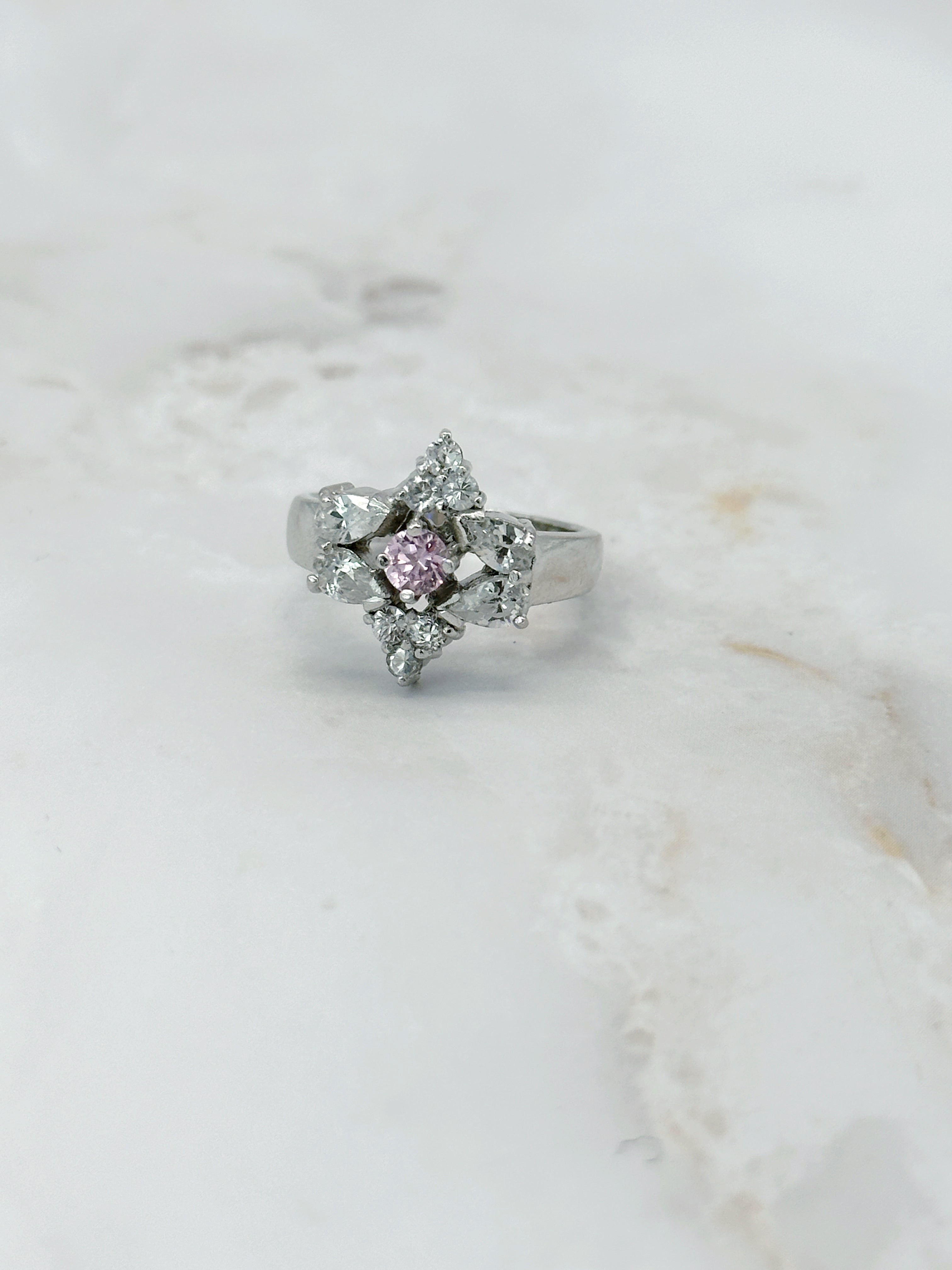Glamouröser Silberring mit rosa Zirkonia
