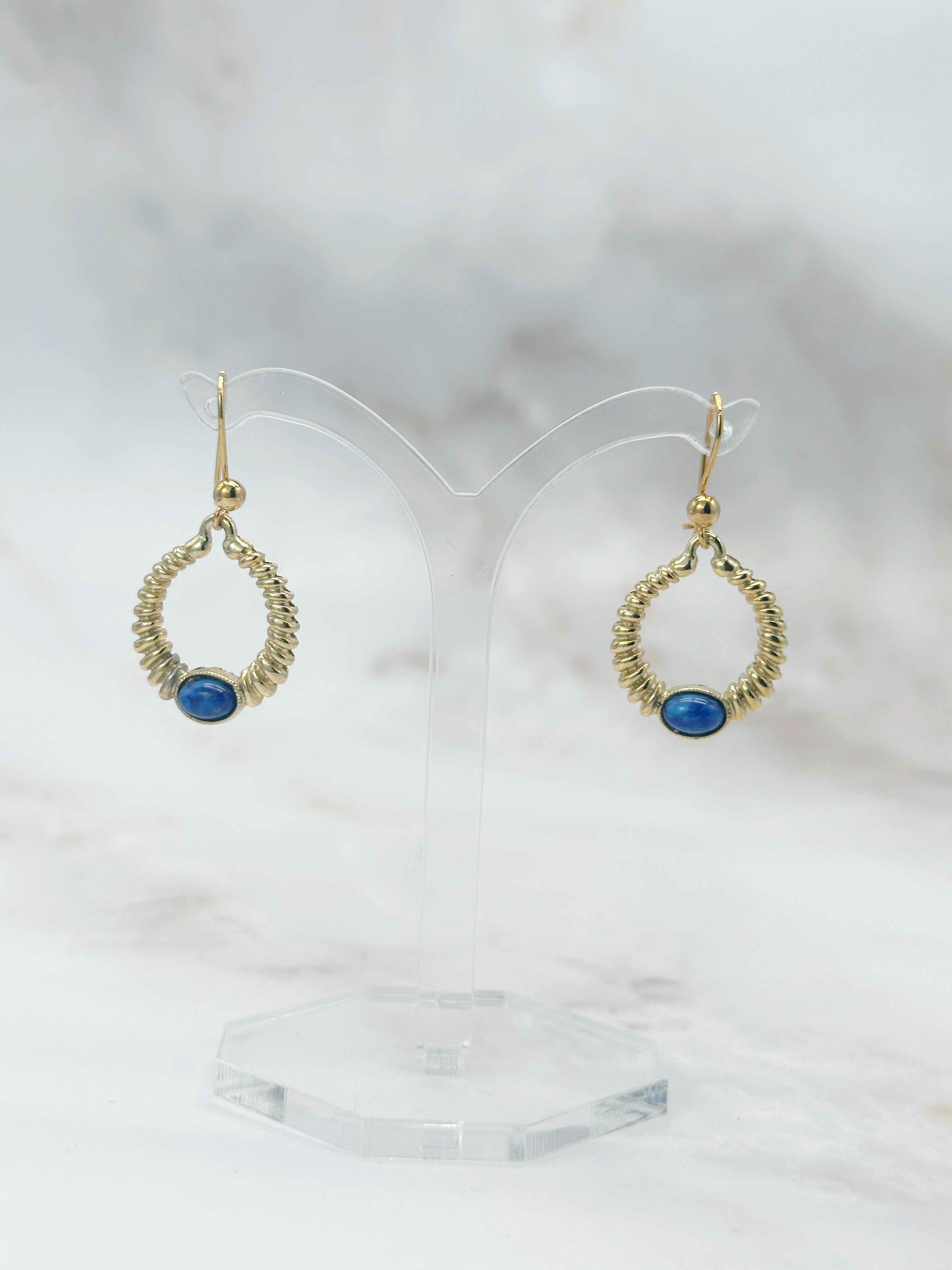 Signierte Vintage Ohrgehänge von Sphinx mit blitzblauen Glascabochons