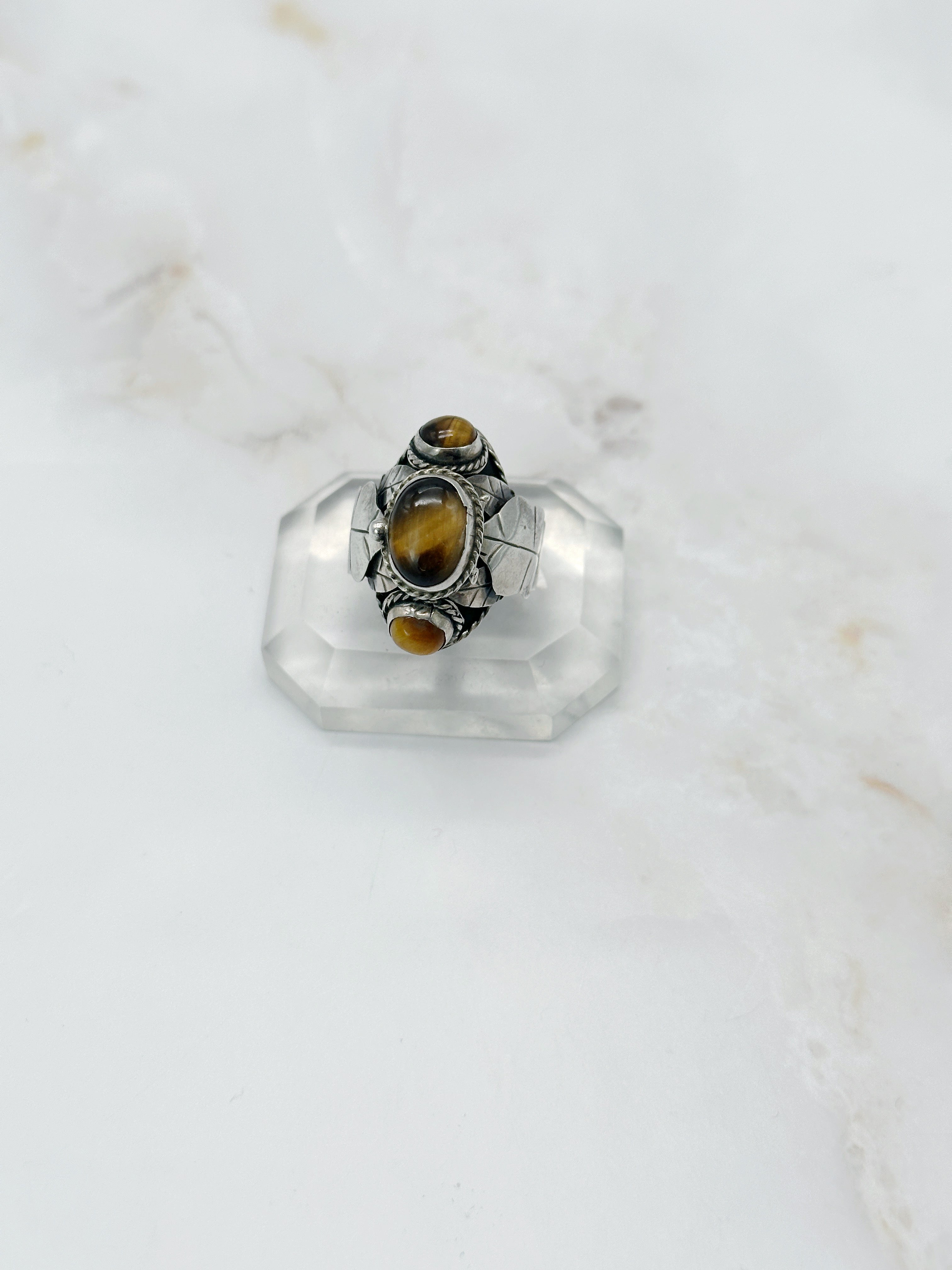Ausgefallener Silberring aus Mexiko mit Achat- und Tigerauge-Cabochons