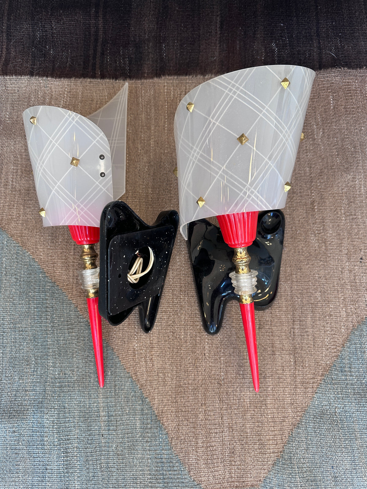 Vintage Wandleuchten von Pierre Guariche – 2er-Set in Schwarz und Rot