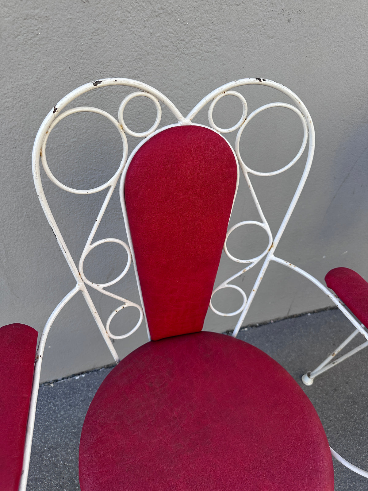 Vintage Gartensessel mit roter Polsterung – 2er-Set