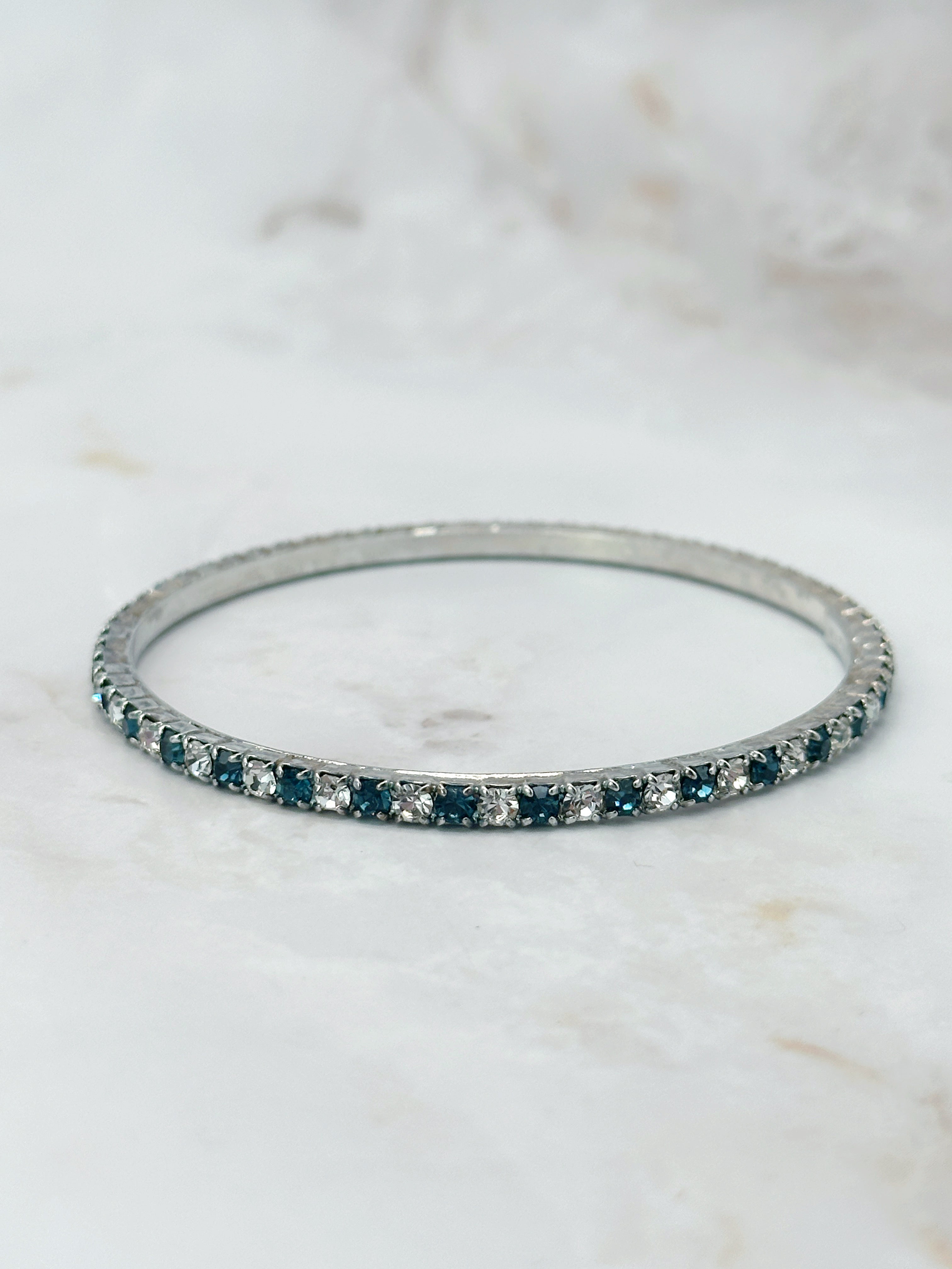 Vintage Armreifen mit blauem und klarem Strass