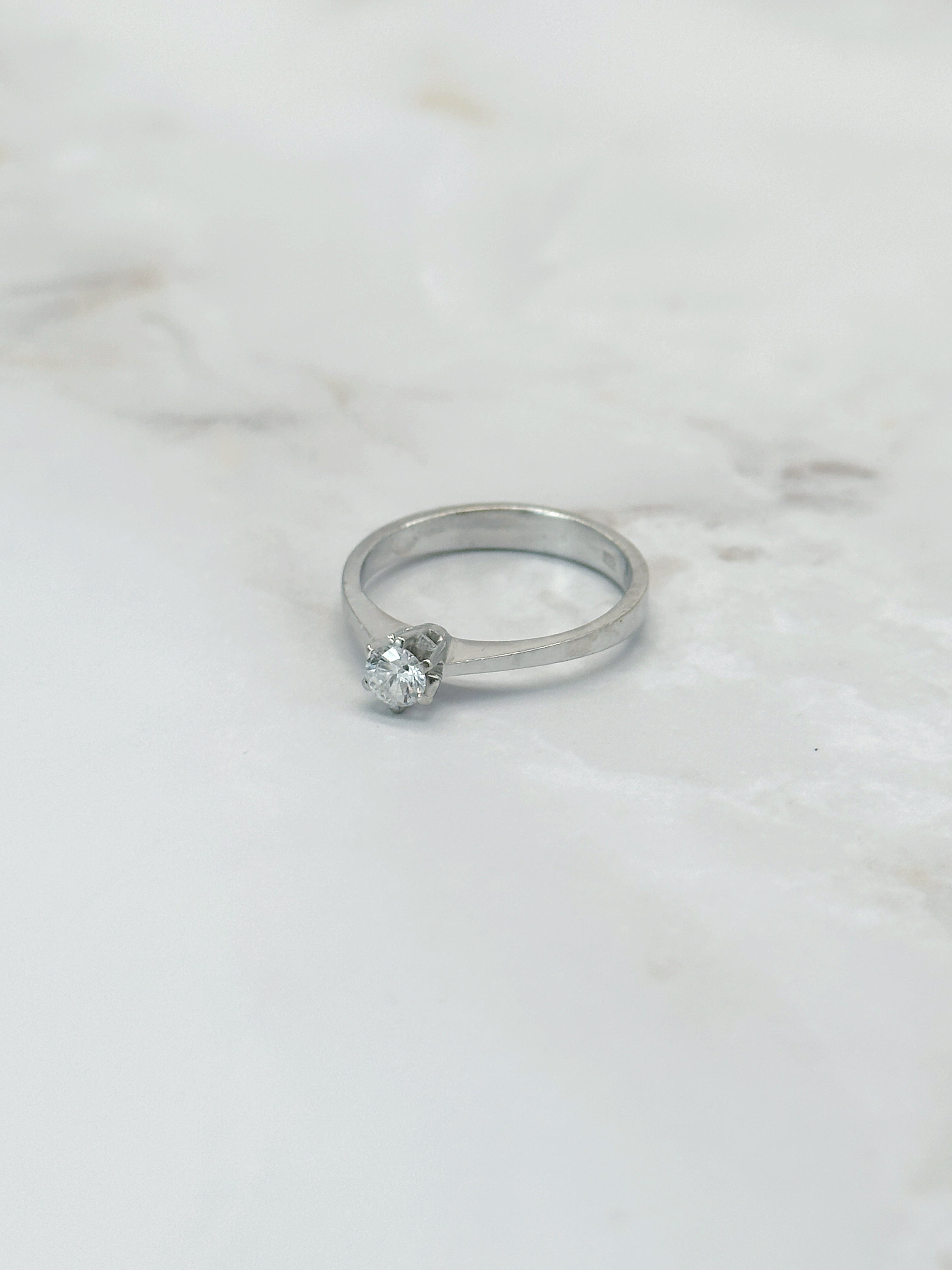 Klassischer Solitär Verlobungsring Brillant 585 Weißgold