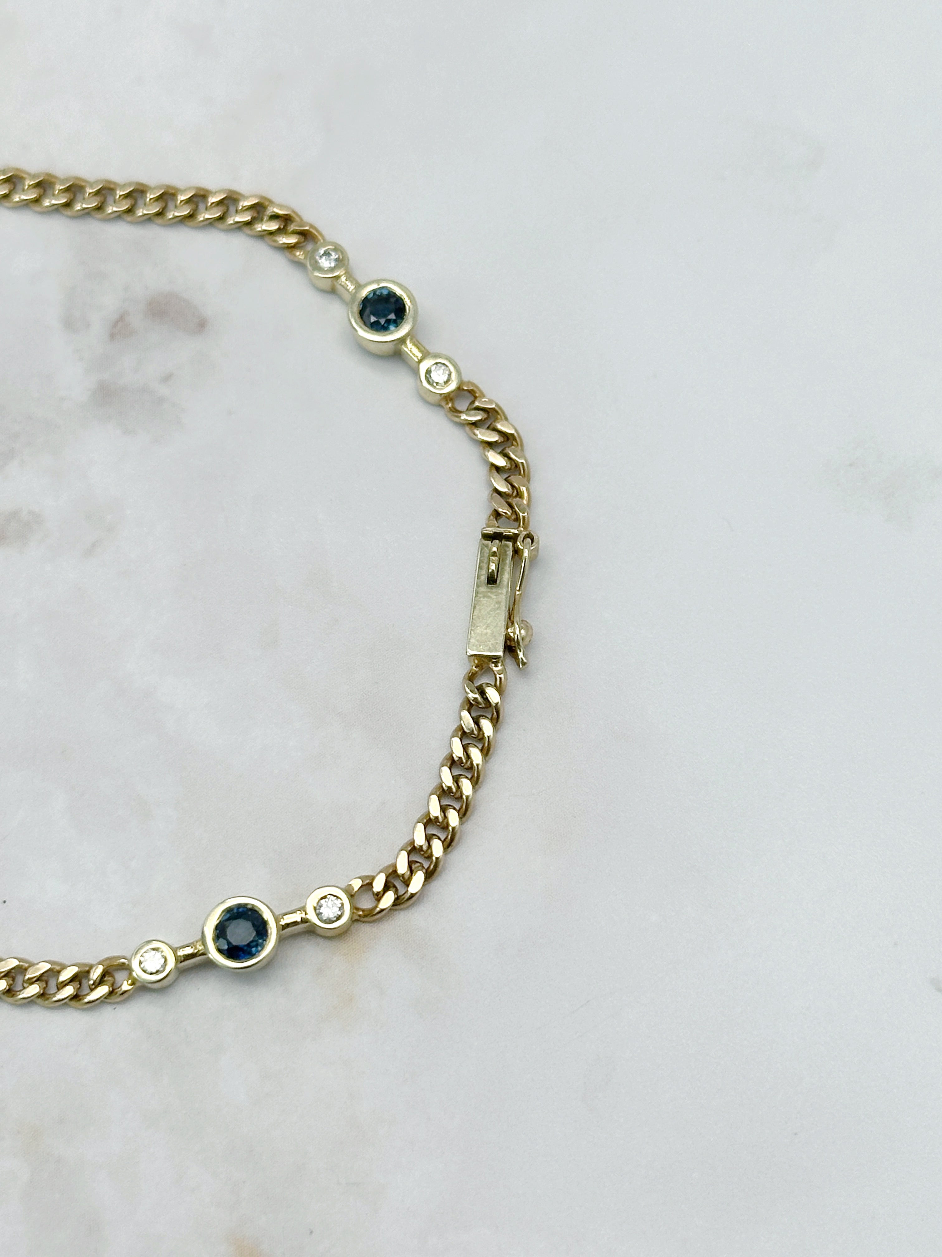 Elegantes Vintage Armband aus 585 Gelbgold mit Saphiren und Diamanten