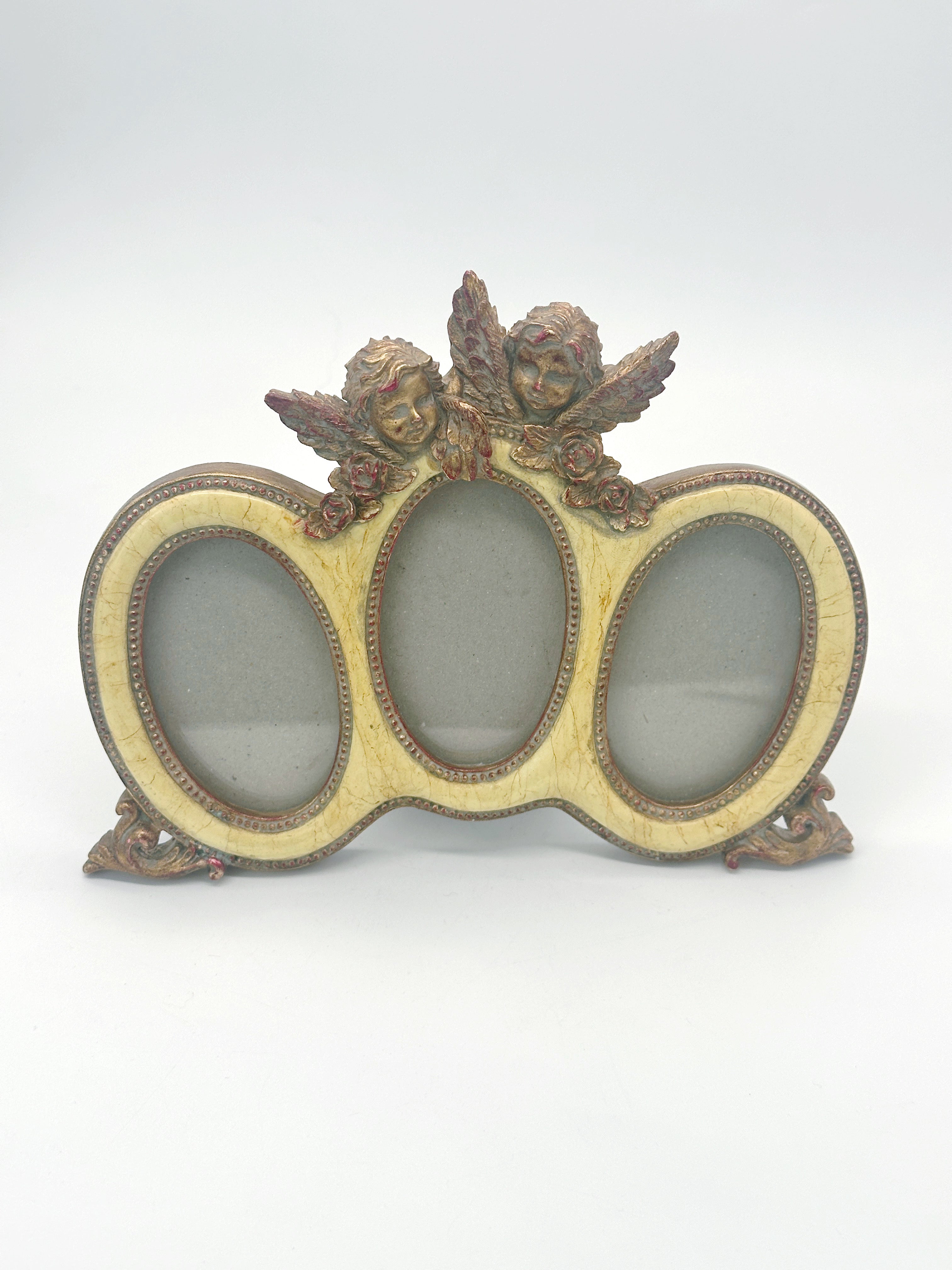 Romantischer Bilderrahmen mit Engelmotiv für drei Fotos