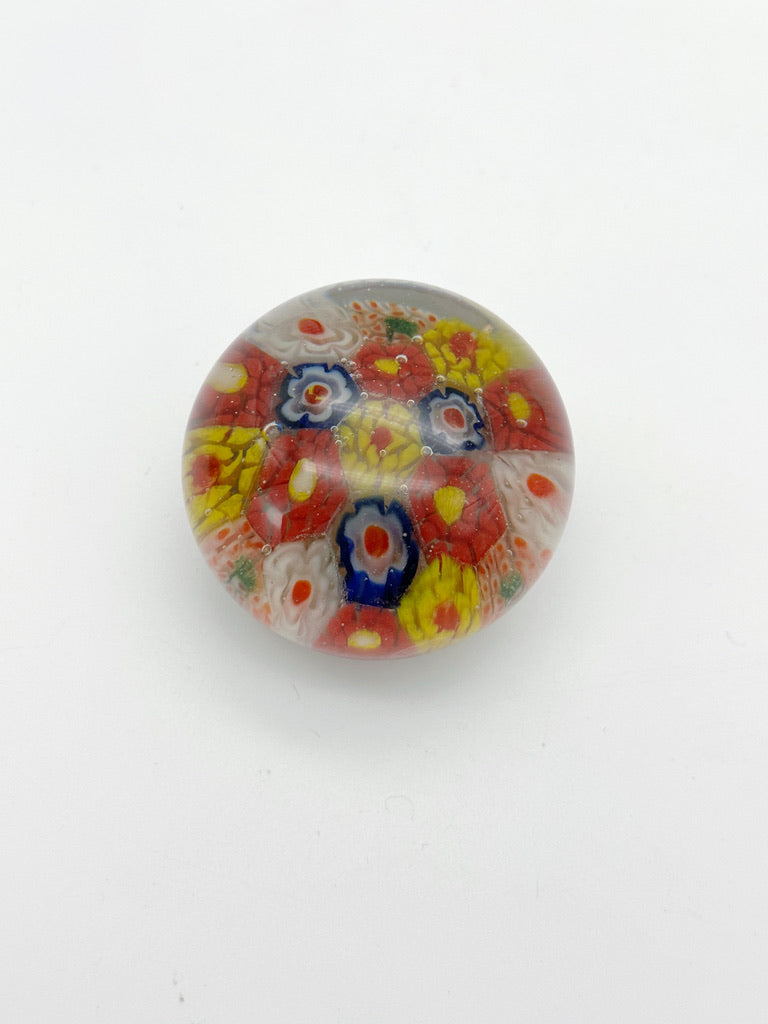 Paperweight mit Blumenmuster um 1930