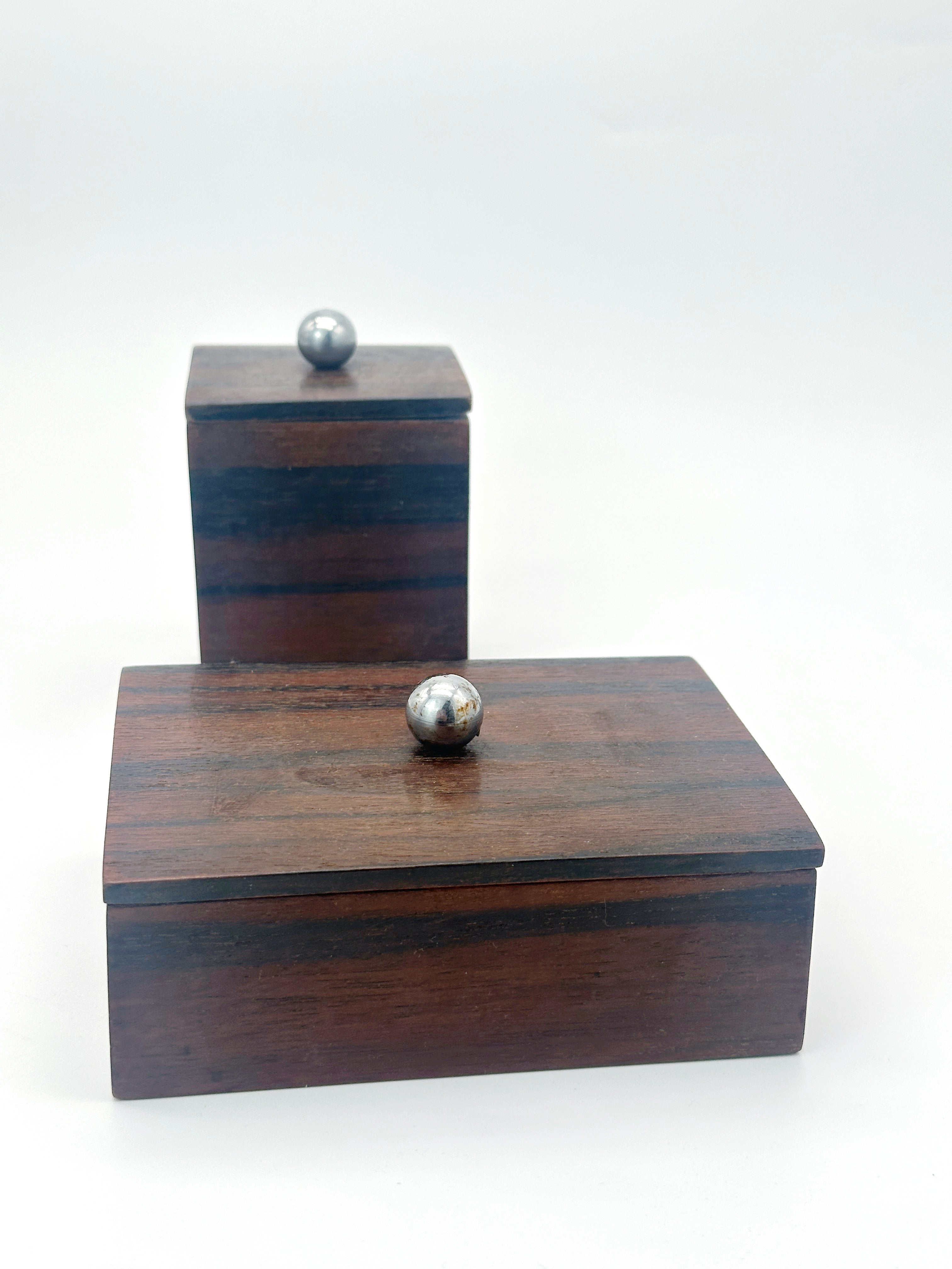 Vintage Holzdose für Tabak oder Zigaretten mit versilbertem Knauf