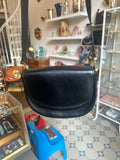Aigner Vintage Handtasche aus schwarzem Leder in Halbmondform