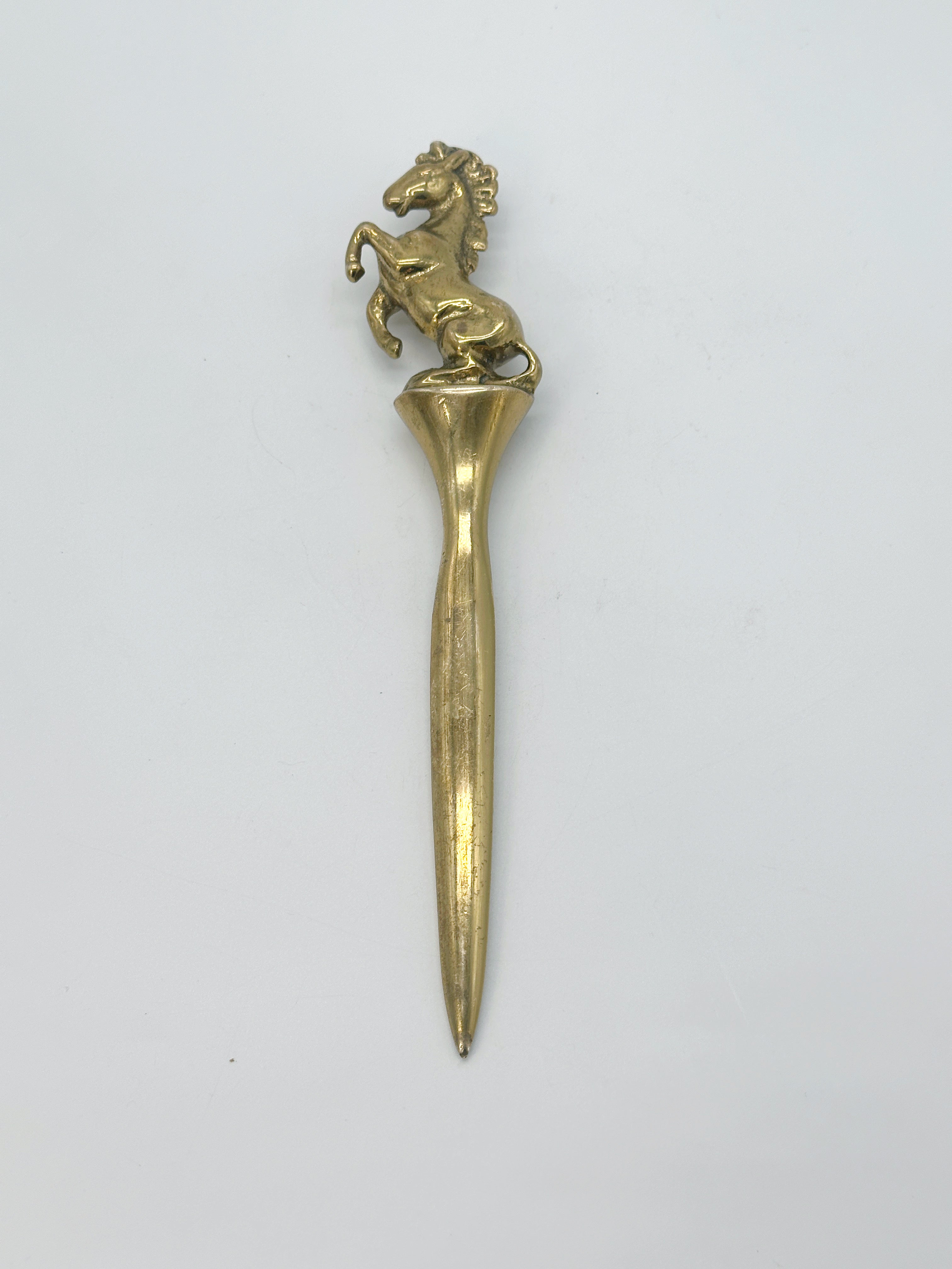 Massiver Messing-Brieföffner mit edlem Pferdekopf